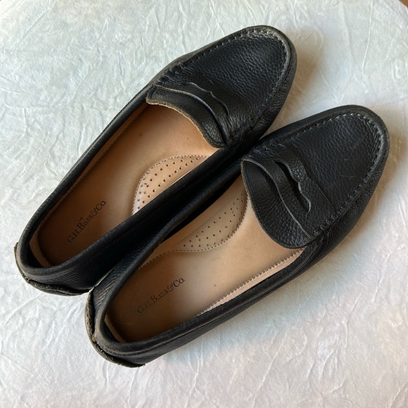 G.H. Bass missy slippers, like Todd’s driving shoes with cute detailing - Picture 1 of 4